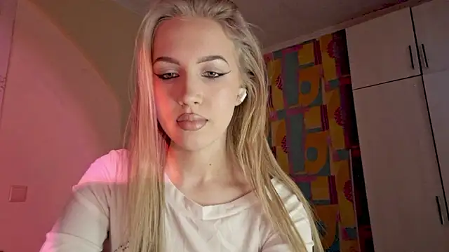 Katrinethequeen online show from June 13, 2026, 4:27 pm