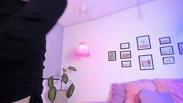 Snapshot of Kendaall_sweet chatting on June 7, 2026, 3:34 am Kendaall sweet online show from June 7, 2026, 3:34 am