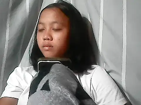 Snapshot of Yours_AsianPinayGirl18 chatting on June 3, 2026, 8:57 pm Yours AsianPinayGirl18 online show from June 3, 2026, 8:57 pm