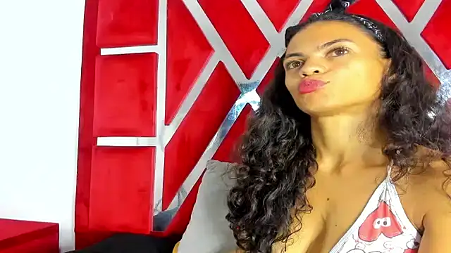 cristalxht online show from June 5, 2026, 6:52 am