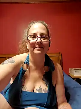 Harleygirl73 online show from May 31, 2026, 1:11 am