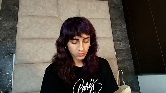 Snapshot of Divine_____ chatting on June 20, 2026, 8:47 pm Divine online show from June 20, 2026, 8:47 pm