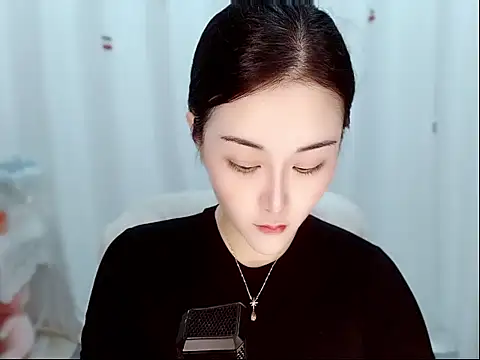 Amy-cnbaby online show from June 14, 2026, 1:57 am