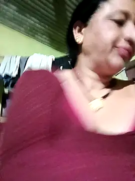 Snapshot of Haliya8 chatting on May 9, 2026, 5:05 pm Haliya8 online show from May 9, 2026, 5:05 pm