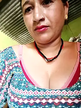 Snapshot of Haliya8 chatting on May 5, 2026, 6:16 am Haliya8 online show from May 5, 2026, 6:16 am