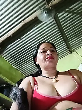 Snapshot of Haliya8 chatting on May 14, 2026, 4:04 pm Haliya8 online show from May 14, 2026, 4:04 pm