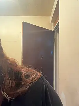 NyraMoon online show from June 27, 2026, 7:42 pm