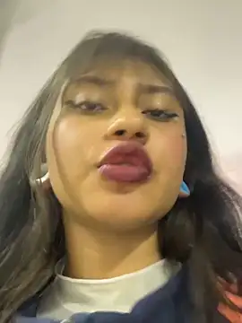 Snapshot of Noa_lau chatting on July 2, 2026, 3:45 am Noa lau online show from July 2, 2026, 3:45 am