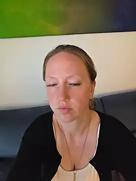 Snapshot of SweetGermanAlina chatting on July 24, 2026, 5:53 pm SweetGermanAlina online show from July 24, 2026, 5:53 pm
