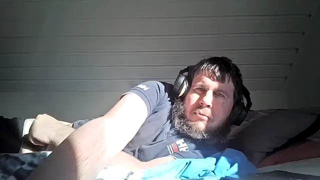 Snapshot of stoffe900 chatting on May 17, 2026, 3:45 pm stoffe900 online show from May 17, 2026, 3:45 pm
