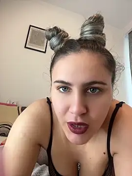 Snapshot of SensualQueenX chatting on May 9, 2026, 11:02 am SensualQueenX online show from May 9, 2026, 11:02 am