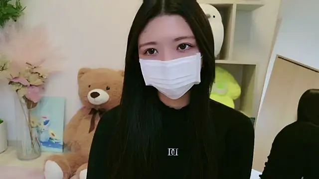 Snapshot of -Luna_JP- chatting on May 6, 2026, 5:33 am -Luna JP- online show from May 6, 2026, 5:33 am