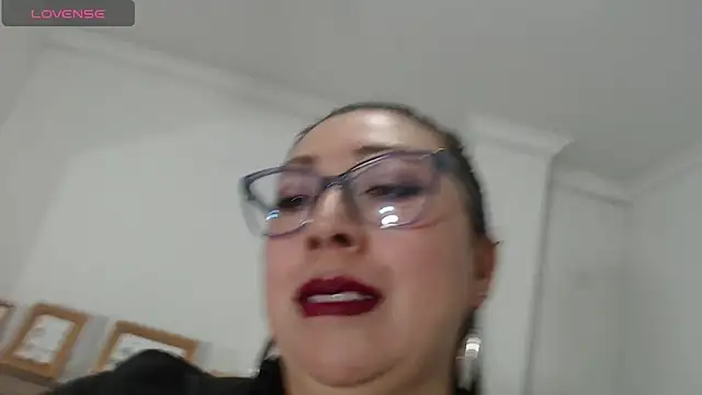 FranciscaVera online show from June 3, 2026, 8:13 pm