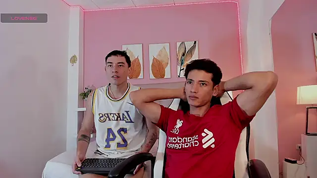Snapshot of Alejo-and-Thiago chatting on June 2, 2026, 8:09 pm Alejo-and-Thiago online show from June 2, 2026, 8:09 pm