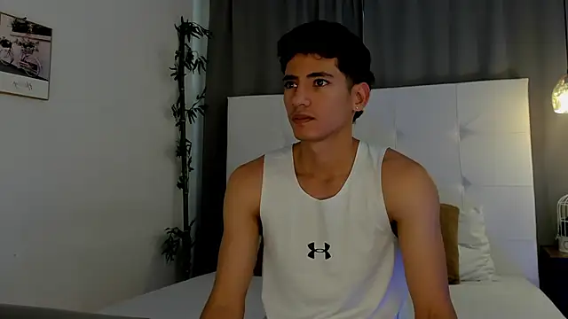 Snapshot of Alejo-and-Thiago chatting on May 27, 2026, 12:34 pm Alejo-and-Thiago online show from May 27, 2026, 12:34 pm