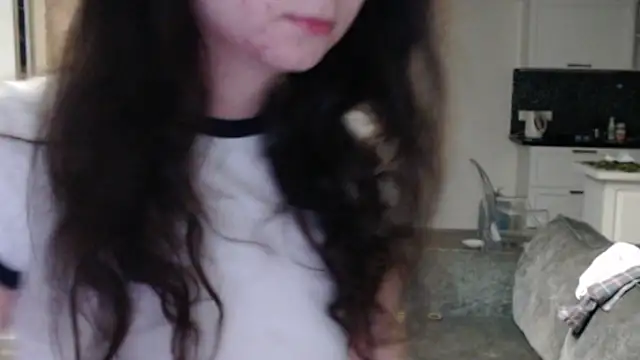 cute lilia online show from May 9, 2026, 6:33 pm