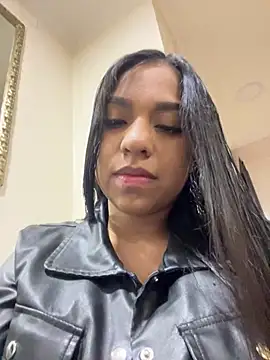Snapshot of Dulcerouss__ chatting on August 5, 2026, 10:53 am Dulcerouss online show from August 5, 2026, 10:53 am