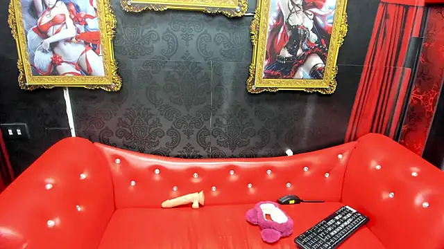 Snapshot of Evelin_Hellsing chatting on May 19, 2026, 2:29 am Evelin Hellsing online show from May 19, 2026, 2:29 am
