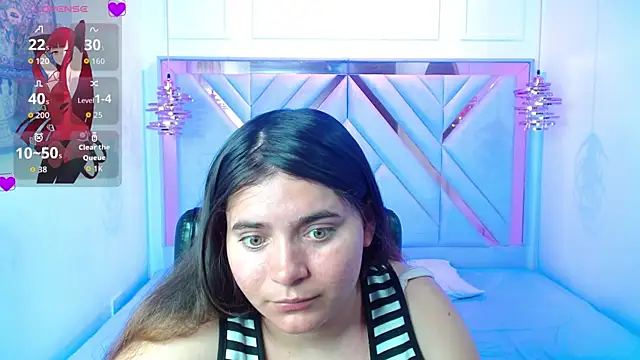 Snapshot of Laurha_ chatting on June 9, 2026, 7:59 pm Laurha online show from June 9, 2026, 7:59 pm