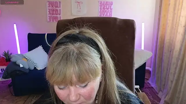 Snapshot of Melania_Cook chatting on May 16, 2026, 10:36 am Melania Cook online show from May 16, 2026, 10:36 am