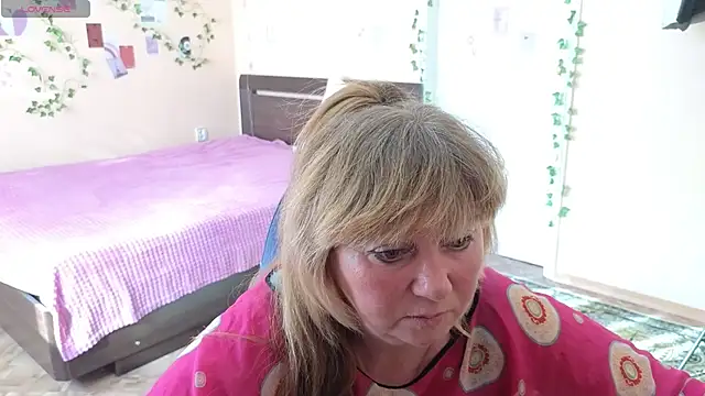 Snapshot of Melania_Cook chatting on May 20, 2026, 4:20 am Melania Cook online show from May 20, 2026, 4:20 am