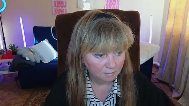Snapshot of Melania_Cook chatting on May 15, 2026, 2:26 pm Melania Cook online show from May 15, 2026, 2:26 pm