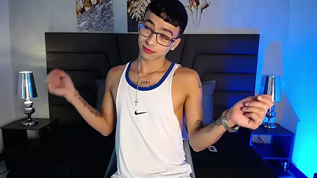 The skinny boy  online show from May 2, 2026, 3:56 am