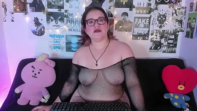 Snapshot of helleen21 chatting on May 11, 2026, 11:44 am helleen21 online show from May 11, 2026, 11:44 am