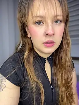 CharlotteUwU   online show from May 14, 2026, 1:46 am