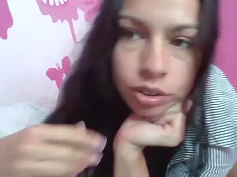 Snapshot of pamelaamorette chatting on June 3, 2026, 2:33 pm pamelaamorette online show from June 3, 2026, 2:33 pm