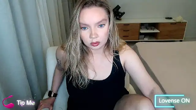 Snapshot of PolinaXXXXXJones chatting on May 12, 2026, 6:36 pm PolinaXXXXXJones online show from May 12, 2026, 6:36 pm