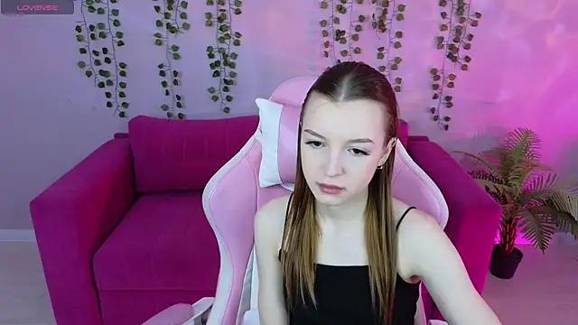 Snapshot of Eva_Th0mpson chatting on May 13, 2026, 1:01 am Eva Th0mpson online show from May 13, 2026, 1:01 am