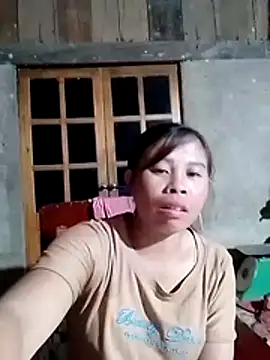 daisyy2 online show from July 28, 2026, 1:21 pm
