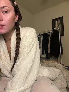 Snapshot of daisycollins chatting on May 6, 2026, 12:42 pm daisycollins online show from May 6, 2026, 12:42 pm