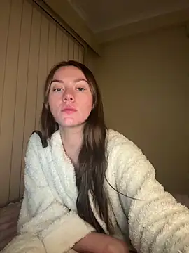 daisycollins online show from May 25, 2026, 11:09 am
