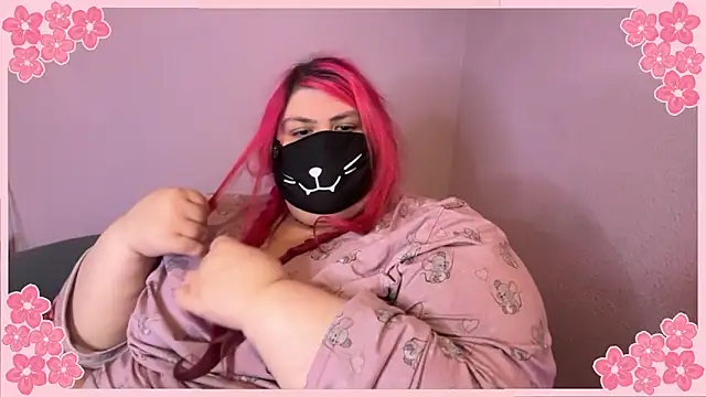 Lady KitsuneBIG online show from May 10, 2026, 7:27 pm