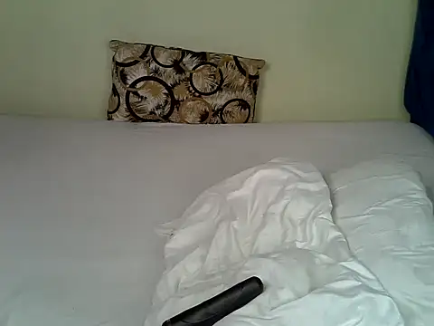 Snapshot of lovvelyheers chatting on June 2, 2026, 8:09 pm lovvelyheers online show from June 2, 2026, 8:09 pm