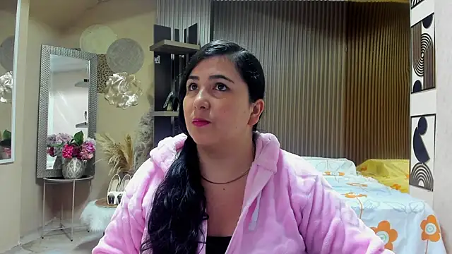 Snapshot of BBWLuxuryMuse chatting on May 6, 2026, 11:25 am BBWLuxuryMuse online show from May 6, 2026, 11:25 am