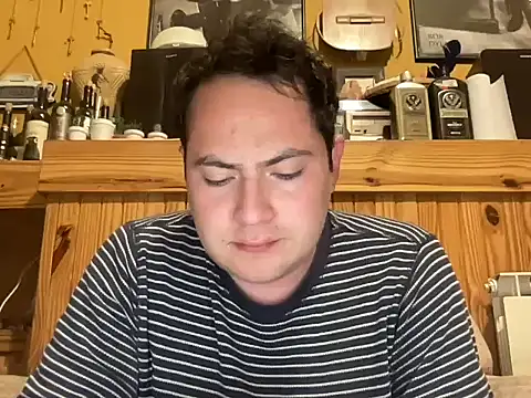 alecsgzz online show from May 8, 2026, 12:25 am