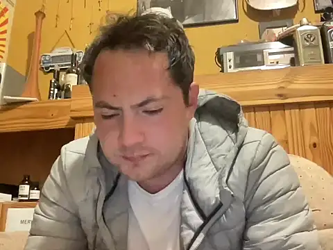 alecsgzz online show from May 14, 2026, 3:14 am