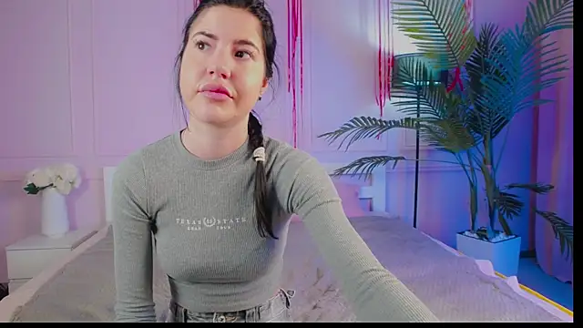 Snapshot of Emily_xoo chatting on May 29, 2026, 8:15 pm Emily xoo online show from May 29, 2026, 8:15 pm