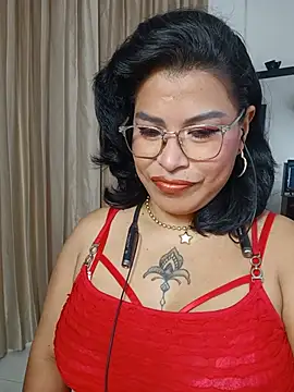 Snapshot of Aurorasaenz_ chatting on July 2, 2026, 1:50 pm Aurorasaenz online show from July 2, 2026, 1:50 pm