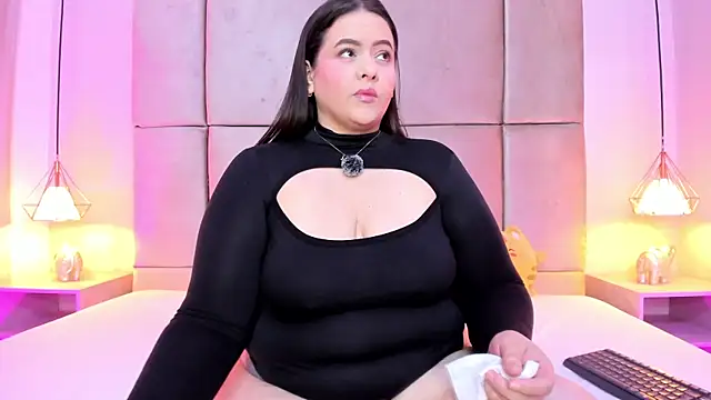 Martinna Cooper  online show from June 2, 2026, 12:38 pm