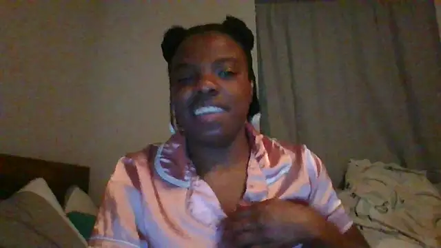 Snapshot of princesselizabeth chatting on May 7, 2026, 2:05 am princesselizabeth online show from May 7, 2026, 2:05 am