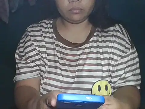 MommyKaye30 online show from June 14, 2026, 7:59 pm