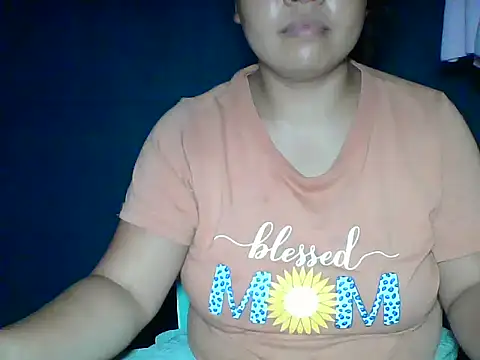 MommyKaye30 online show from May 22, 2026, 6:17 pm