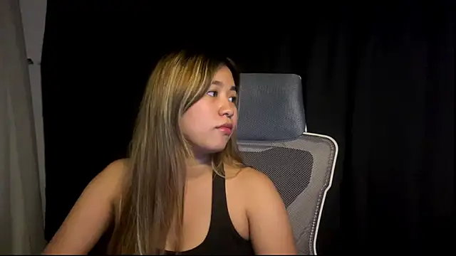 Snapshot of SammyFaragoza chatting on May 15, 2026, 2:04 pm SammyFaragoza online show from May 15, 2026, 2:04 pm