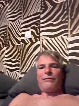 Snapshot of Thor-82 chatting on May 4, 2026, 8:11 pm Thor-82 online show from May 4, 2026, 8:11 pm