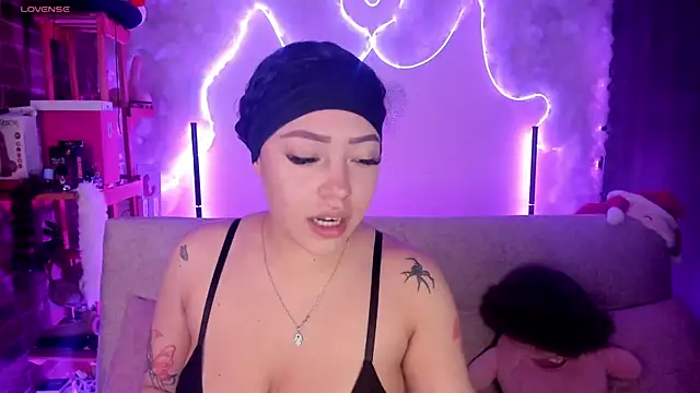 Snapshot of liz_martins1 chatting on June 10, 2026, 2:02 am liz martins1 online show from June 10, 2026, 2:02 am