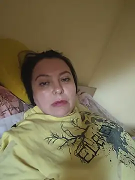 EmmaEmmy40 online show from May 26, 2026, 3:43 pm